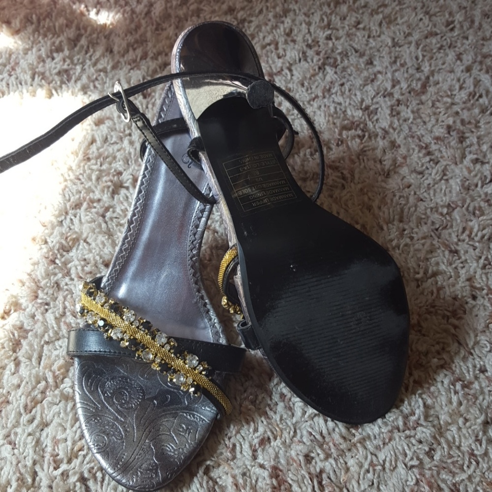 Shoes - Picture 3 of 4